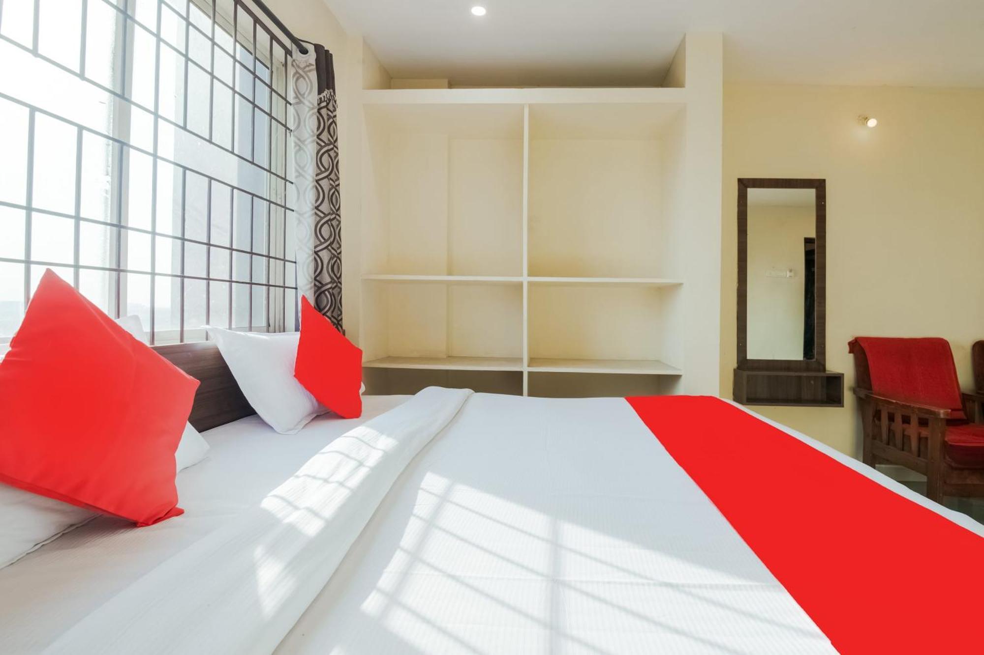 Hotel O Anu Grand Visakhapatnam Buitenkant foto