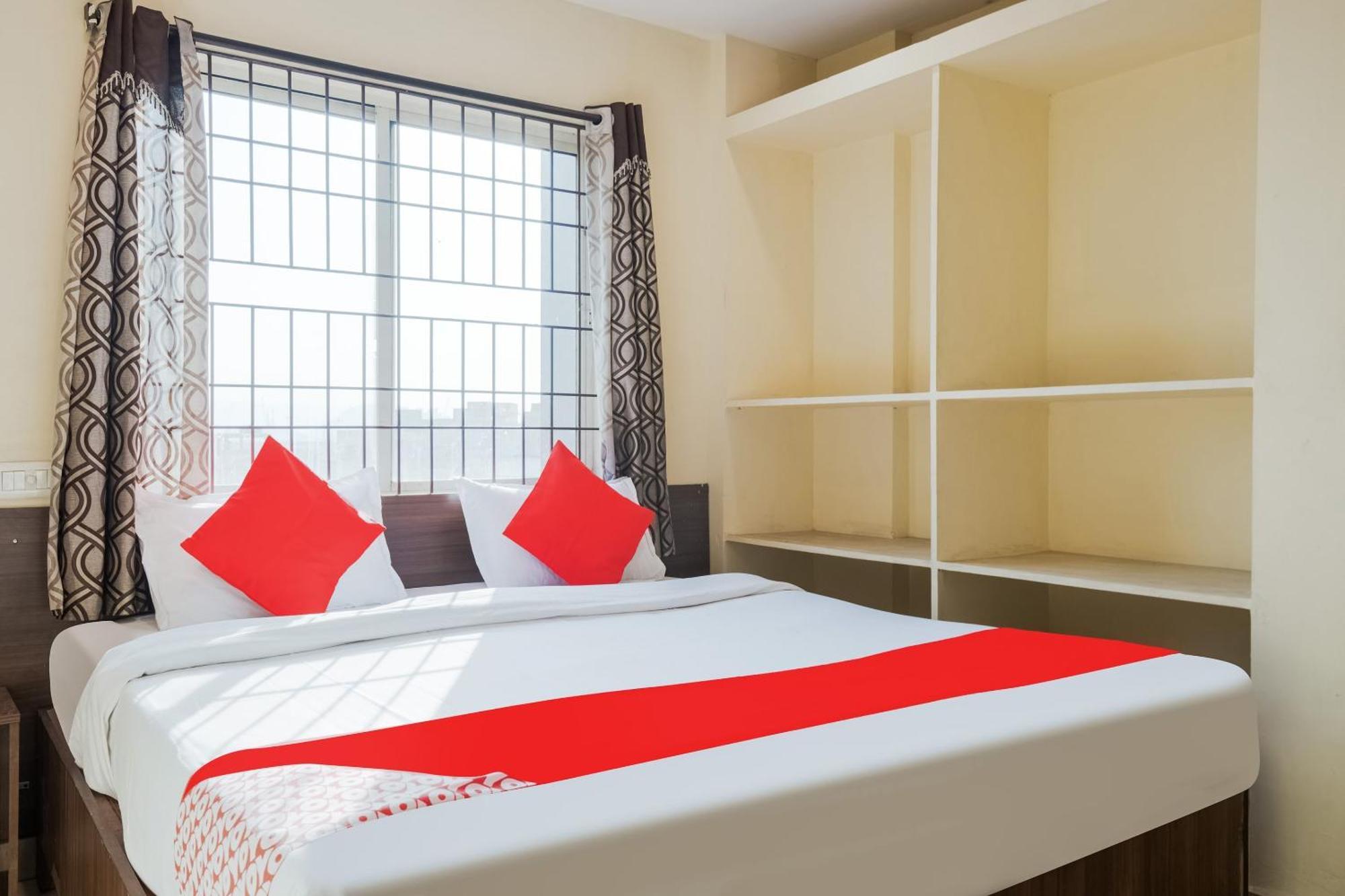 Hotel O Anu Grand Visakhapatnam Buitenkant foto